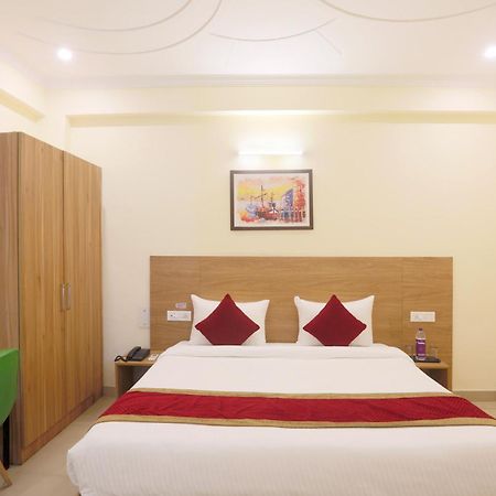 Hotel Lemon Suites & Banquet Noida Sector 62 Exterior photo